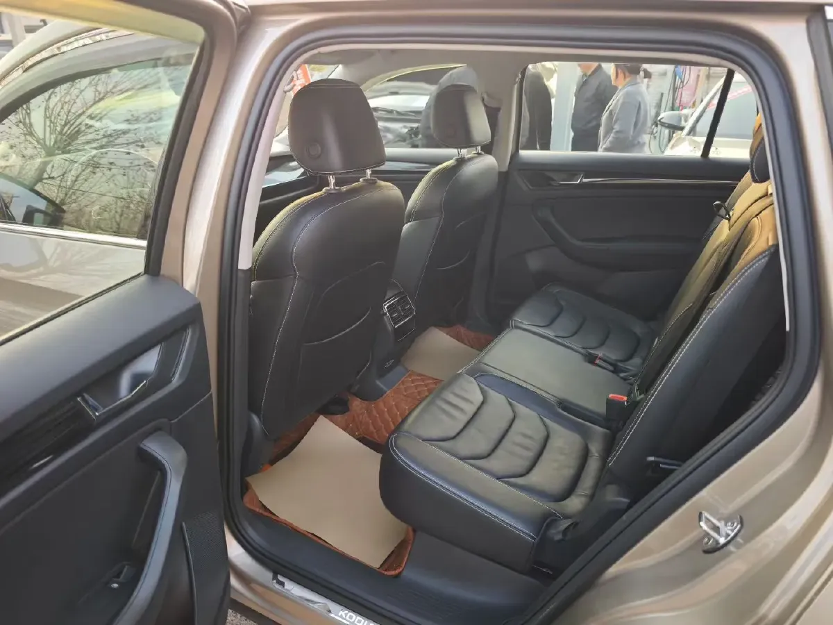 2018 Skoda Kodiak 1.8T 180HP L4 7DCT,autocango,china used car exporter,china ev exporter,chinese used car exporter,chinese used ev exporter