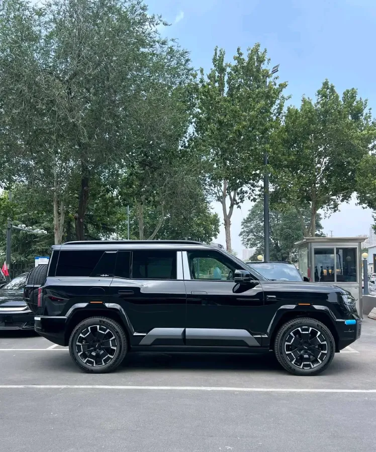 2025 FangChengBao Bao 8 2.0T 245HP L4 E-CVT PHEV 36.8KWH,autocango,china used car exporter,china ev exporter,chinese used car exporter,chinese used ev exporter