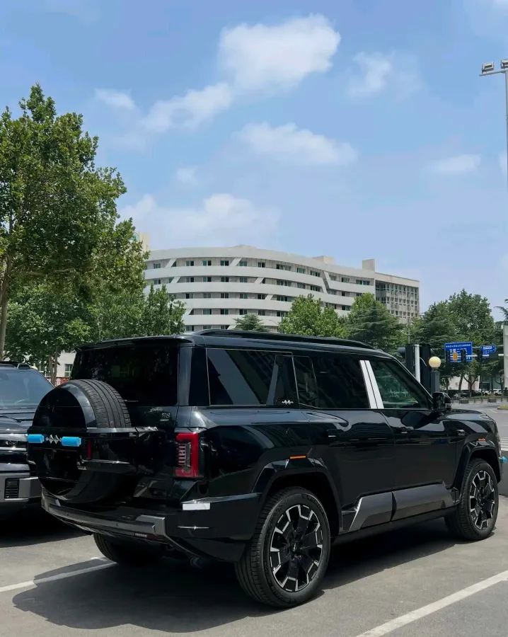2025 FangChengBao Bao 8 2.0T 245HP L4 E-CVT PHEV 36.8KWH,autocango,china used car exporter,china ev exporter,chinese used car exporter,chinese used ev exporter
