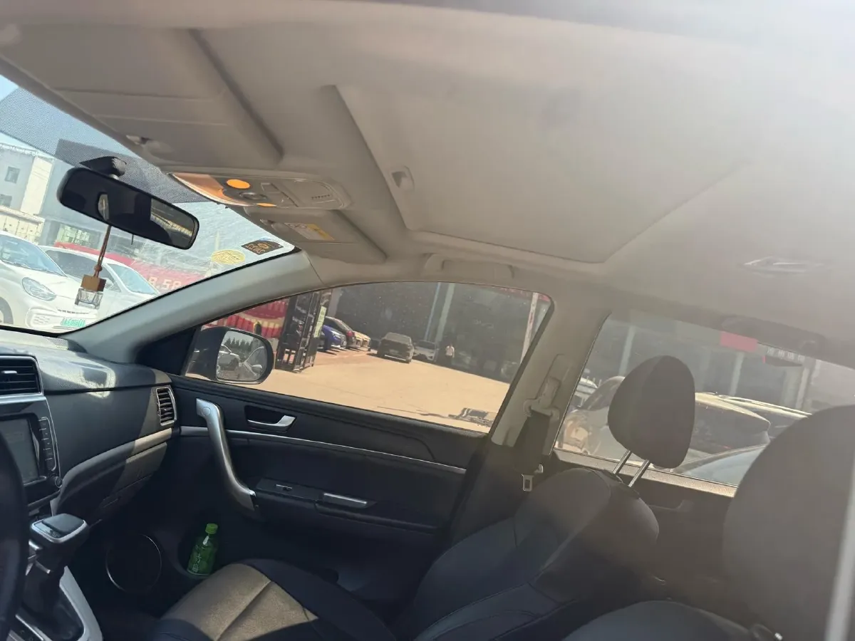 2019 Haval M6 1.5T 150HP L4 7DCT,autocango,china used car exporter,china ev exporter,chinese used car exporter,chinese used ev exporter