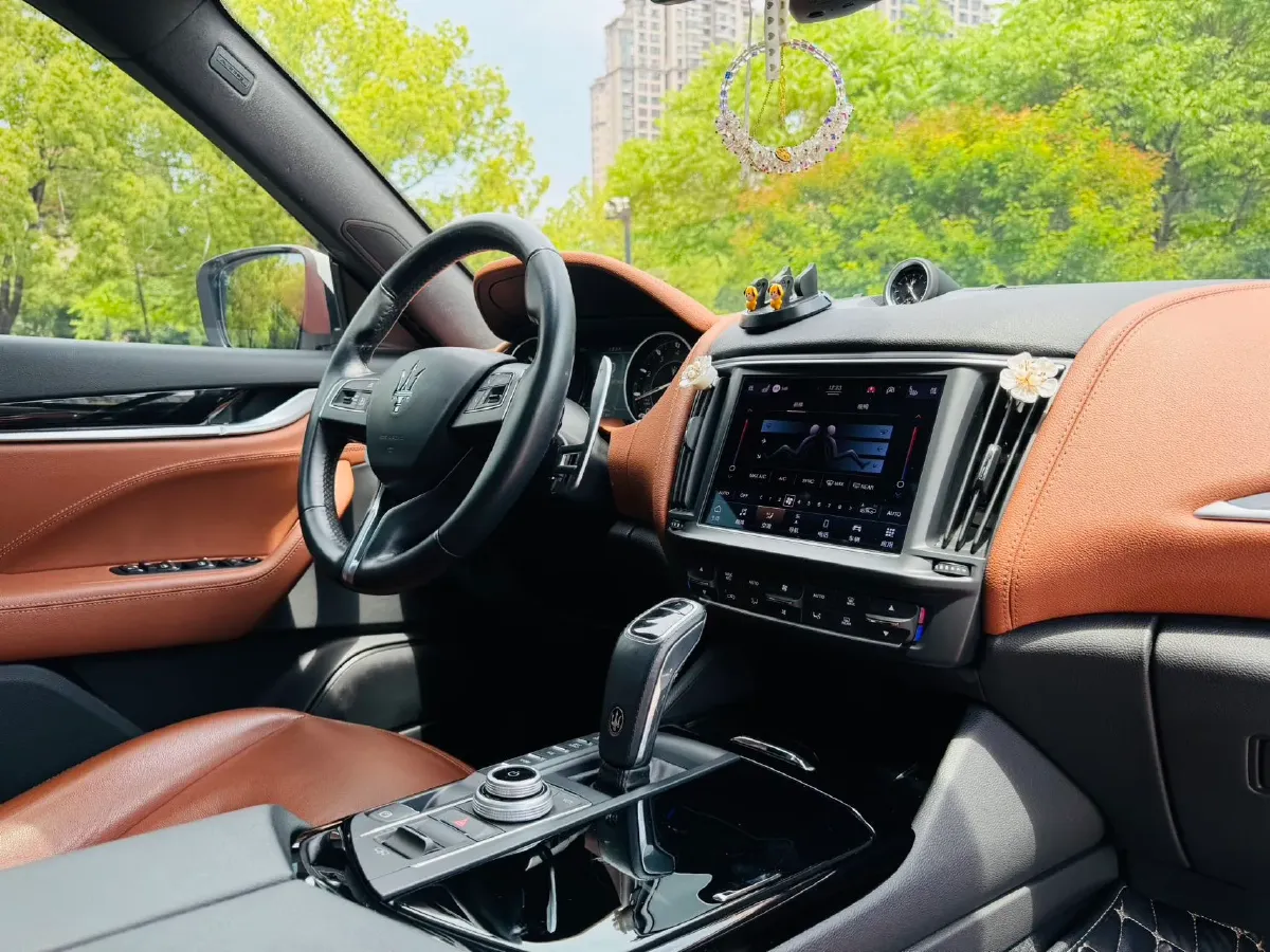 2021 Maserati Levante 3.0T 350HP V6 8AT,autocango,china used car exporter,china ev exporter,chinese used car exporter,chinese used ev exporter