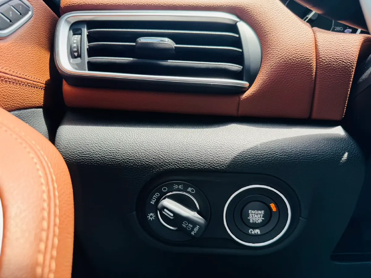 2021 Maserati Levante 3.0T 350HP V6 8AT,autocango,china used car exporter,china ev exporter,chinese used car exporter,chinese used ev exporter