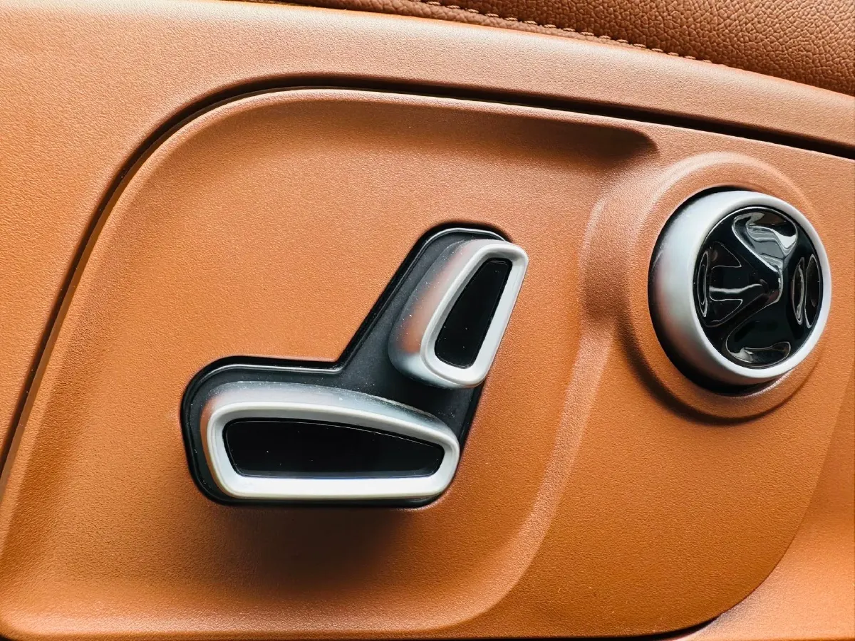 2021 Maserati Levante 3.0T 350HP V6 8AT,autocango,china used car exporter,china ev exporter,chinese used car exporter,chinese used ev exporter