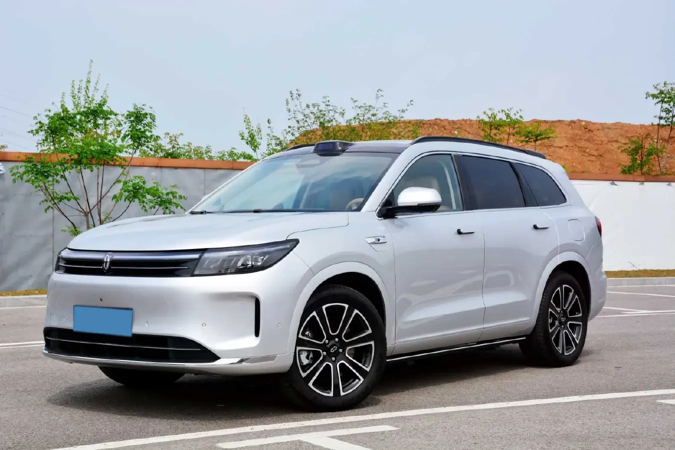 2024 AITO AITO M7 1.5T 152HP L4 REEV 42KWH,autocango,china used car exporter,china ev exporter,chinese used car exporter,chinese used ev exporter