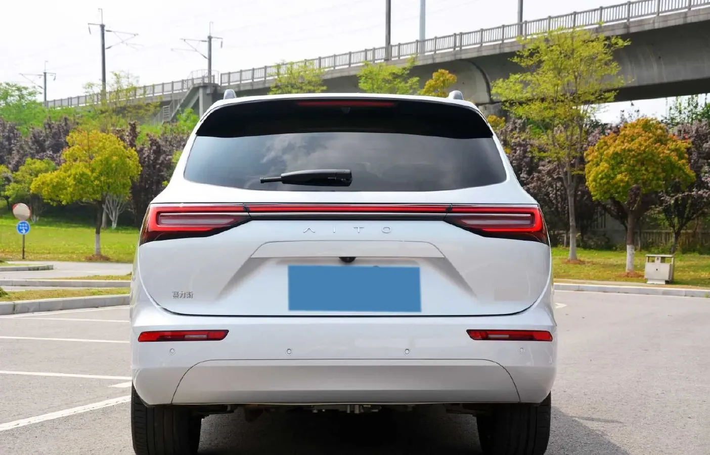 2024 AITO AITO M7 1.5T 152HP L4 REEV 42KWH,autocango,china used car exporter,china ev exporter,chinese used car exporter,chinese used ev exporter