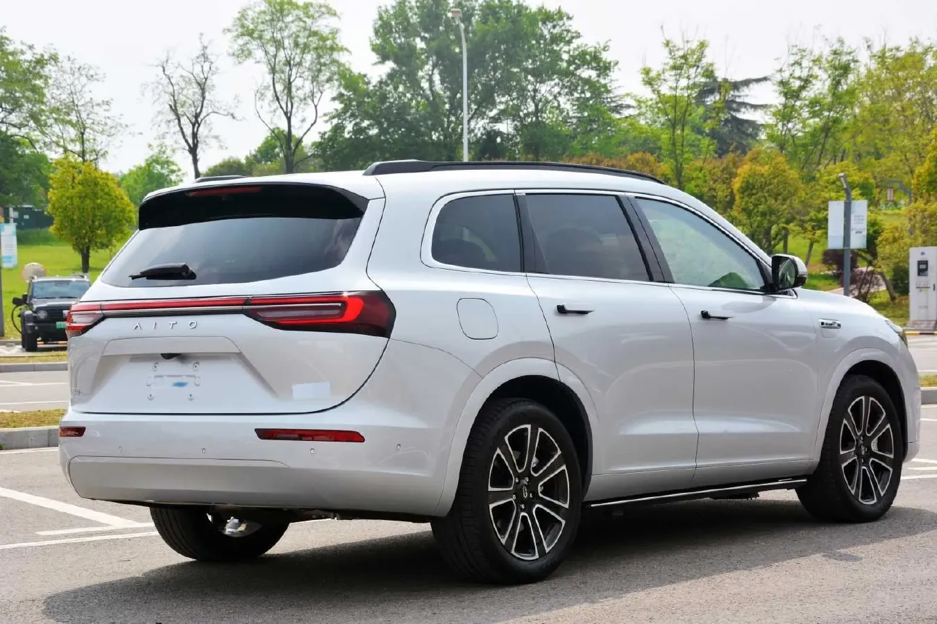 2024 AITO AITO M7 1.5T 152HP L4 REEV 42KWH,autocango,china used car exporter,china ev exporter,chinese used car exporter,chinese used ev exporter