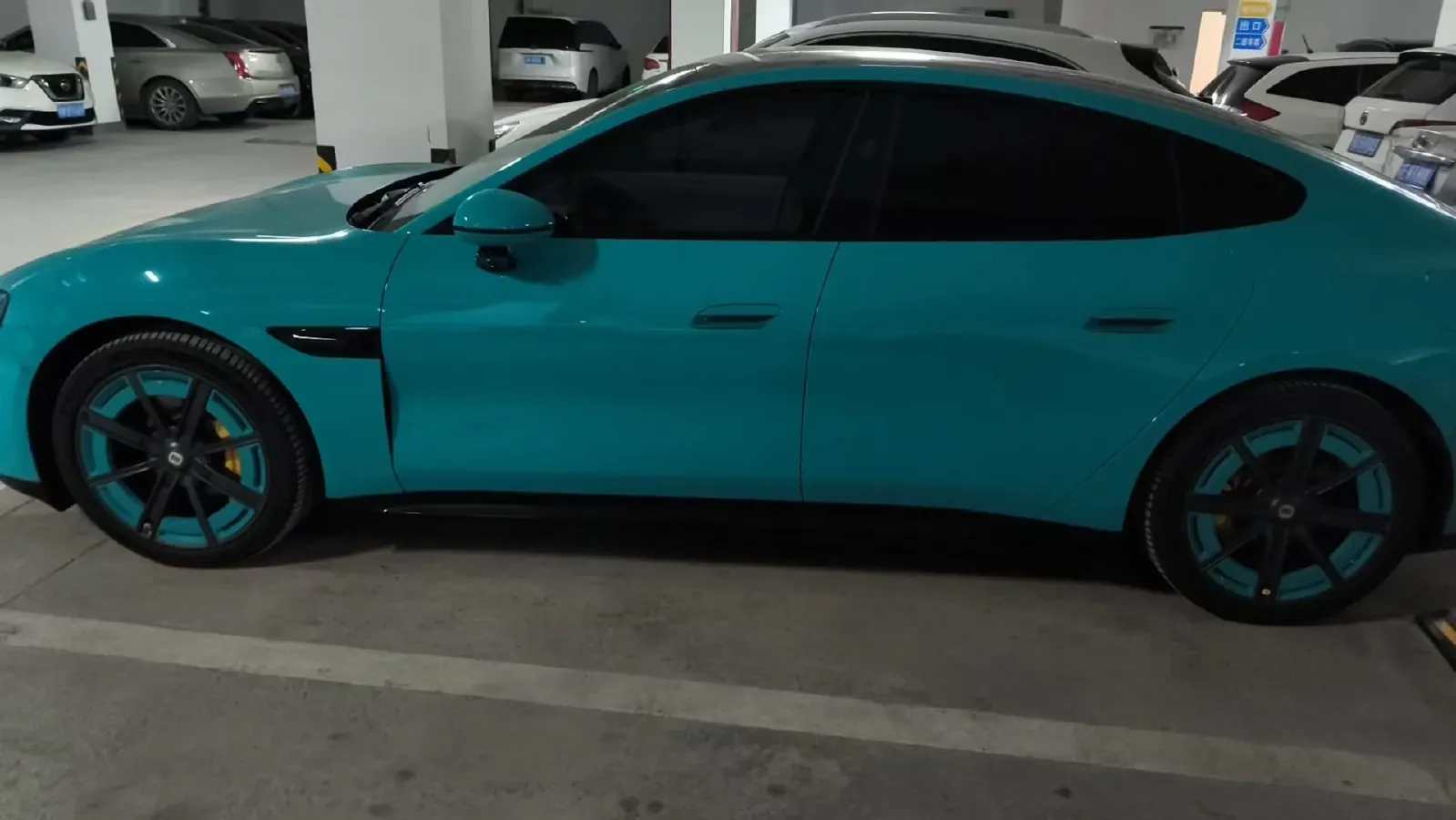 2024 MI SU7 BEV 73.6KWH,autocango,china used car exporter,china ev exporter,chinese used car exporter,chinese used ev exporter