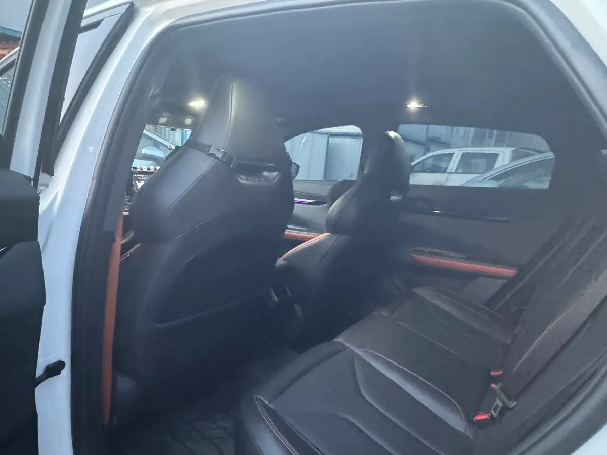 2023 ChangAn UNI-V 1.5T 188HP L4 7DCT,autocango,china used car exporter,china ev exporter,chinese used car exporter,chinese used ev exporter