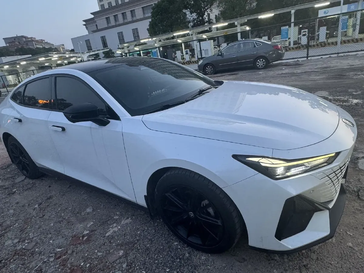 2023 ChangAn UNI-V 1.5T 188HP L4 7DCT,autocango,china used car exporter,china ev exporter,chinese used car exporter,chinese used ev exporter