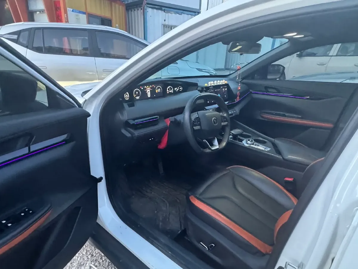 2023 ChangAn UNI-V 1.5T 188HP L4 7DCT,autocango,china used car exporter,china ev exporter,chinese used car exporter,chinese used ev exporter