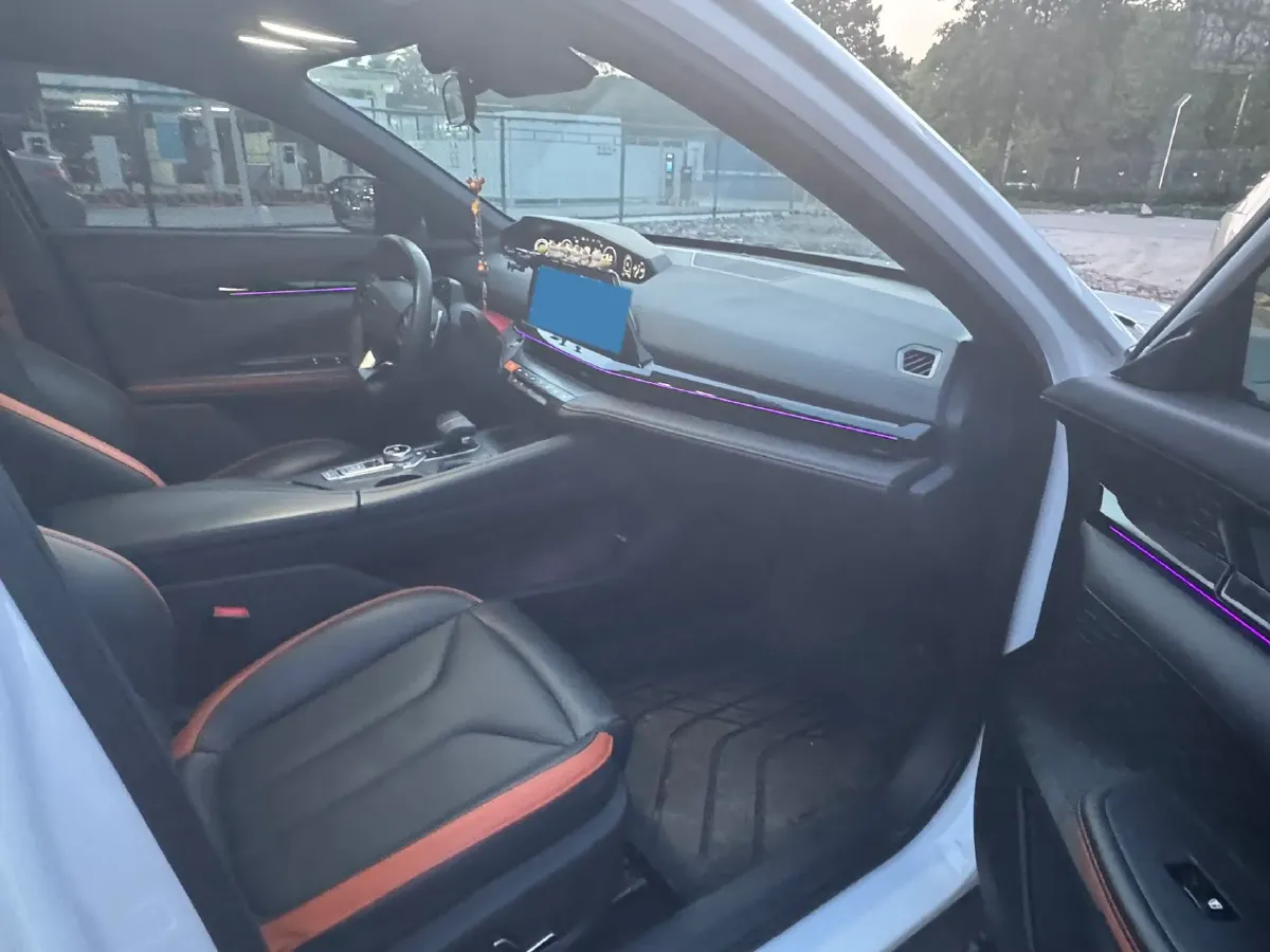 2023 ChangAn UNI-V 1.5T 188HP L4 7DCT,autocango,china used car exporter,china ev exporter,chinese used car exporter,chinese used ev exporter