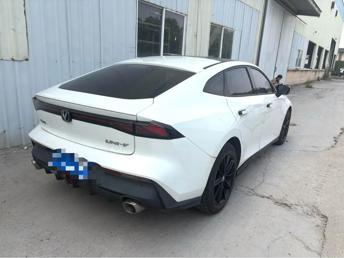 2022 ChangAn UNI-V 1.5T 188HP L4 7DCT,autocango,china used car exporter,china ev exporter,chinese used car exporter,chinese used ev exporter