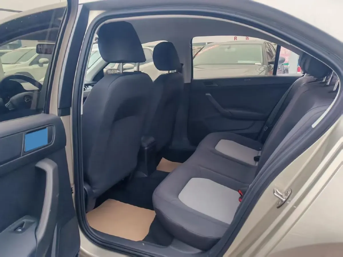 2019 Skoda Rapid Spaceback 1.5L 110HP L4 6AT,autocango,china used car exporter,china ev exporter,chinese used car exporter,chinese used ev exporter