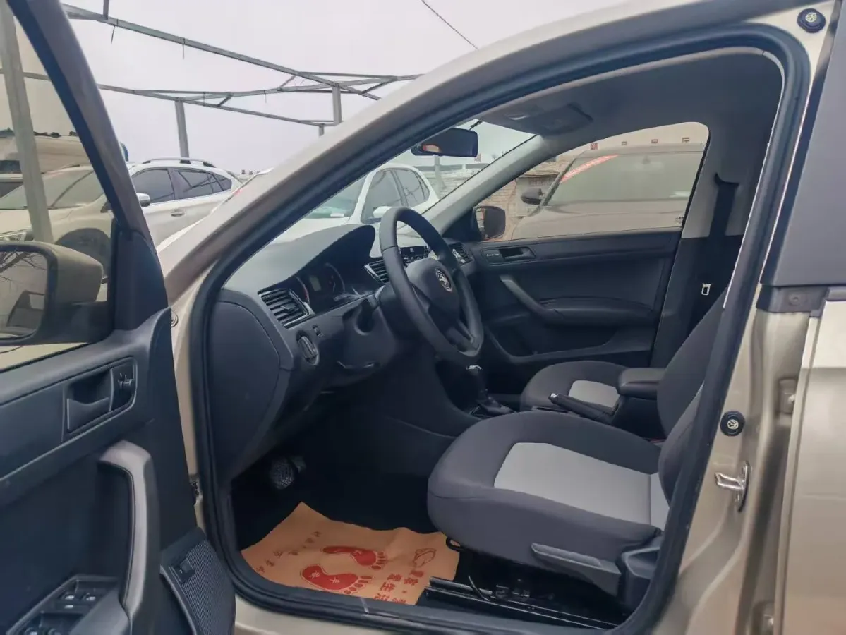 2019 Skoda Rapid Spaceback 1.5L 110HP L4 6AT,autocango,china used car exporter,china ev exporter,chinese used car exporter,chinese used ev exporter