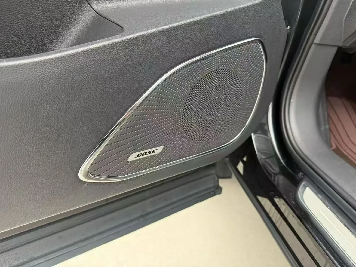 2022 HongQi HS5 2.0T 224HP L4 6AT,autocango,china used car exporter,china ev exporter,chinese used car exporter,chinese used ev exporter