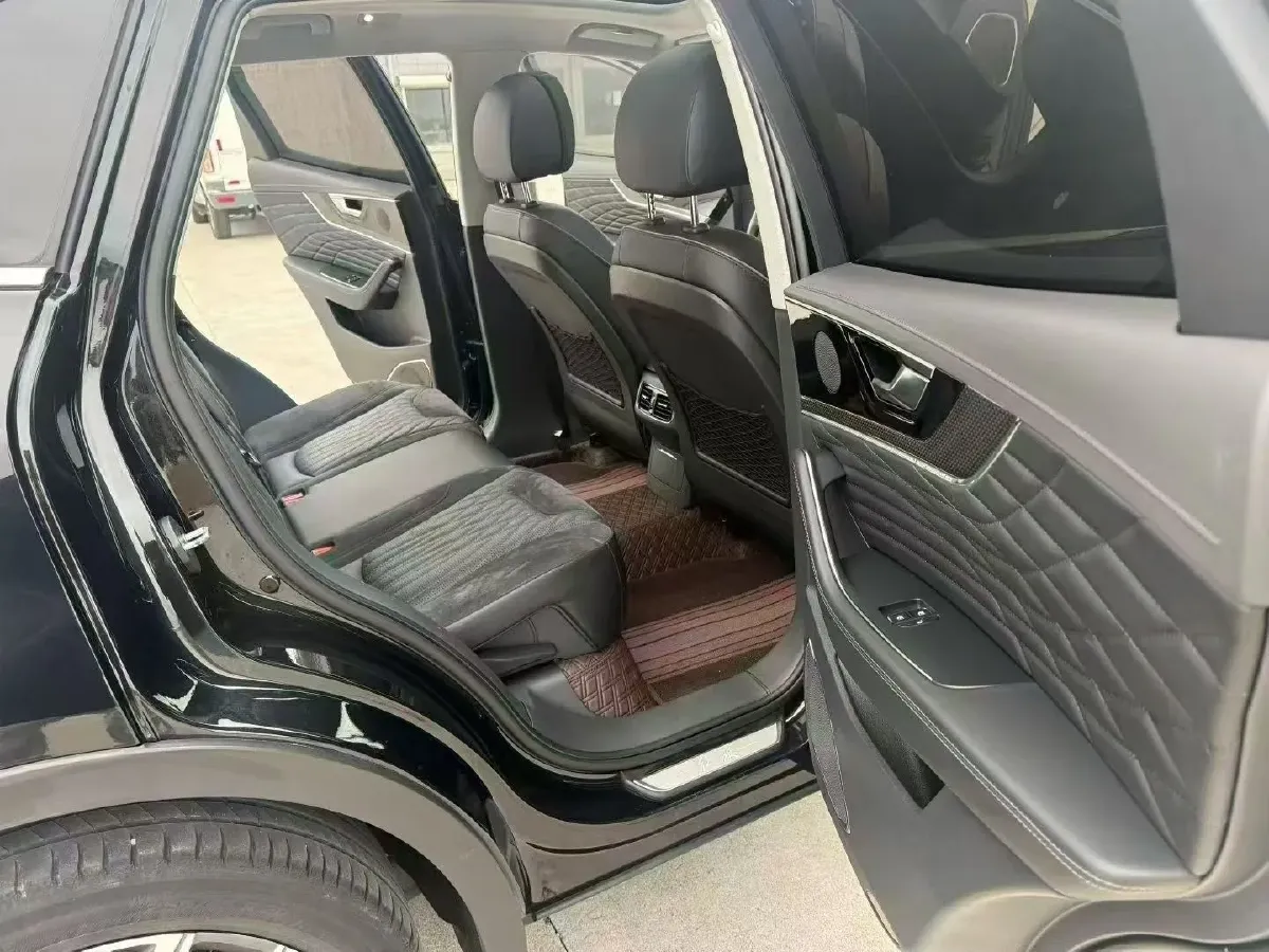 2022 HongQi HS5 2.0T 224HP L4 6AT,autocango,china used car exporter,china ev exporter,chinese used car exporter,chinese used ev exporter