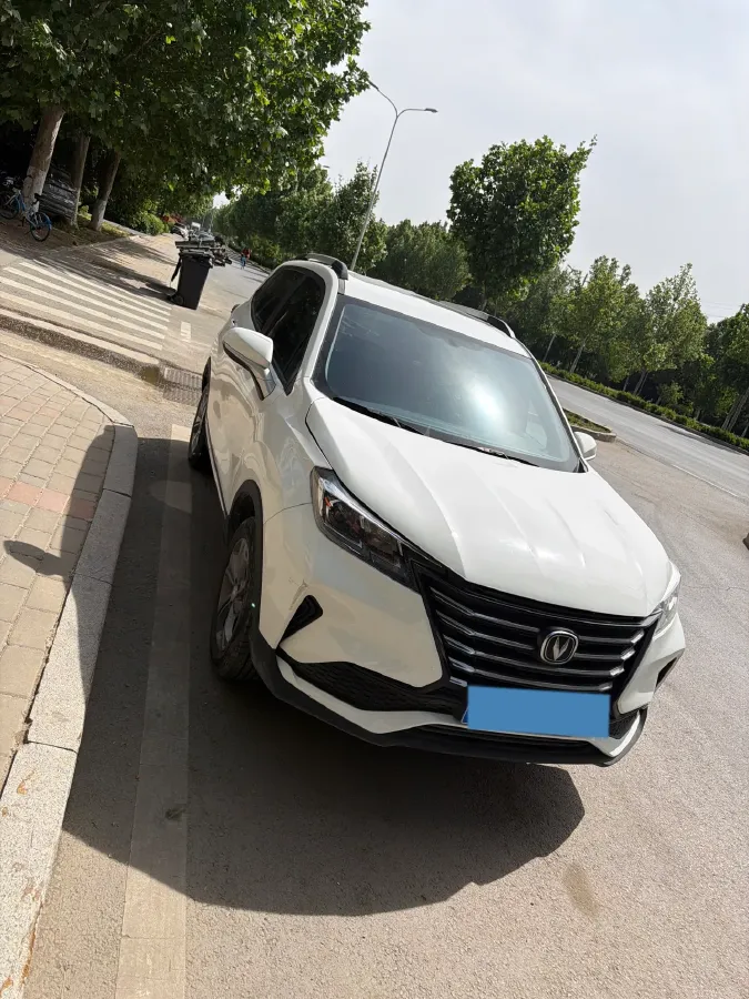 2021 ChangAn CS15 1.5L 107HP L4 5DCT,autocango,china used car exporter,china ev exporter,chinese used car exporter,chinese used ev exporter