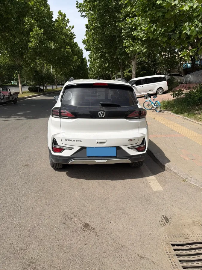 2021 ChangAn CS15 1.5L 107HP L4 5DCT,autocango,china used car exporter,china ev exporter,chinese used car exporter,chinese used ev exporter