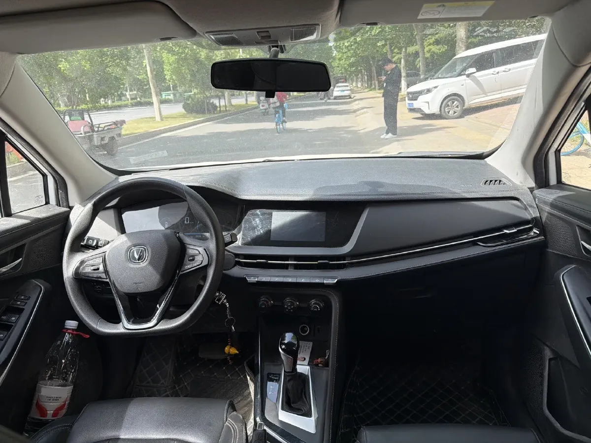 2021 ChangAn CS15 1.5L 107HP L4 5DCT,autocango,china used car exporter,china ev exporter,chinese used car exporter,chinese used ev exporter