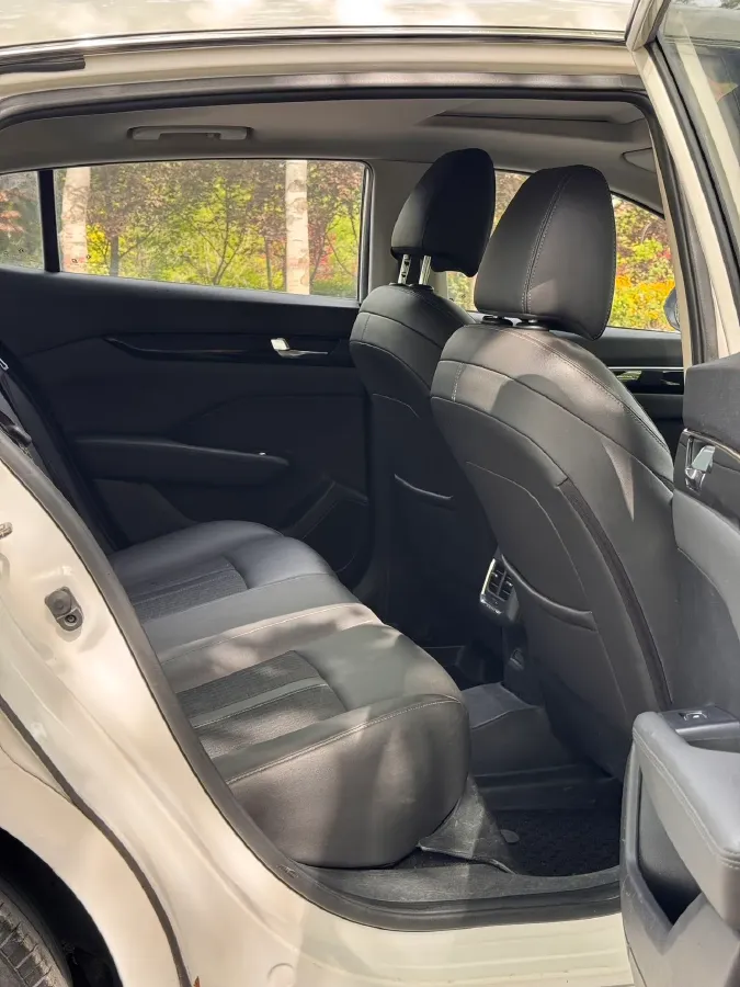 2020 DongFeng Aeolus YiXuan 1.5T 150HP L4 6DCT,autocango,china used car exporter,china ev exporter,chinese used car exporter,chinese used ev exporter