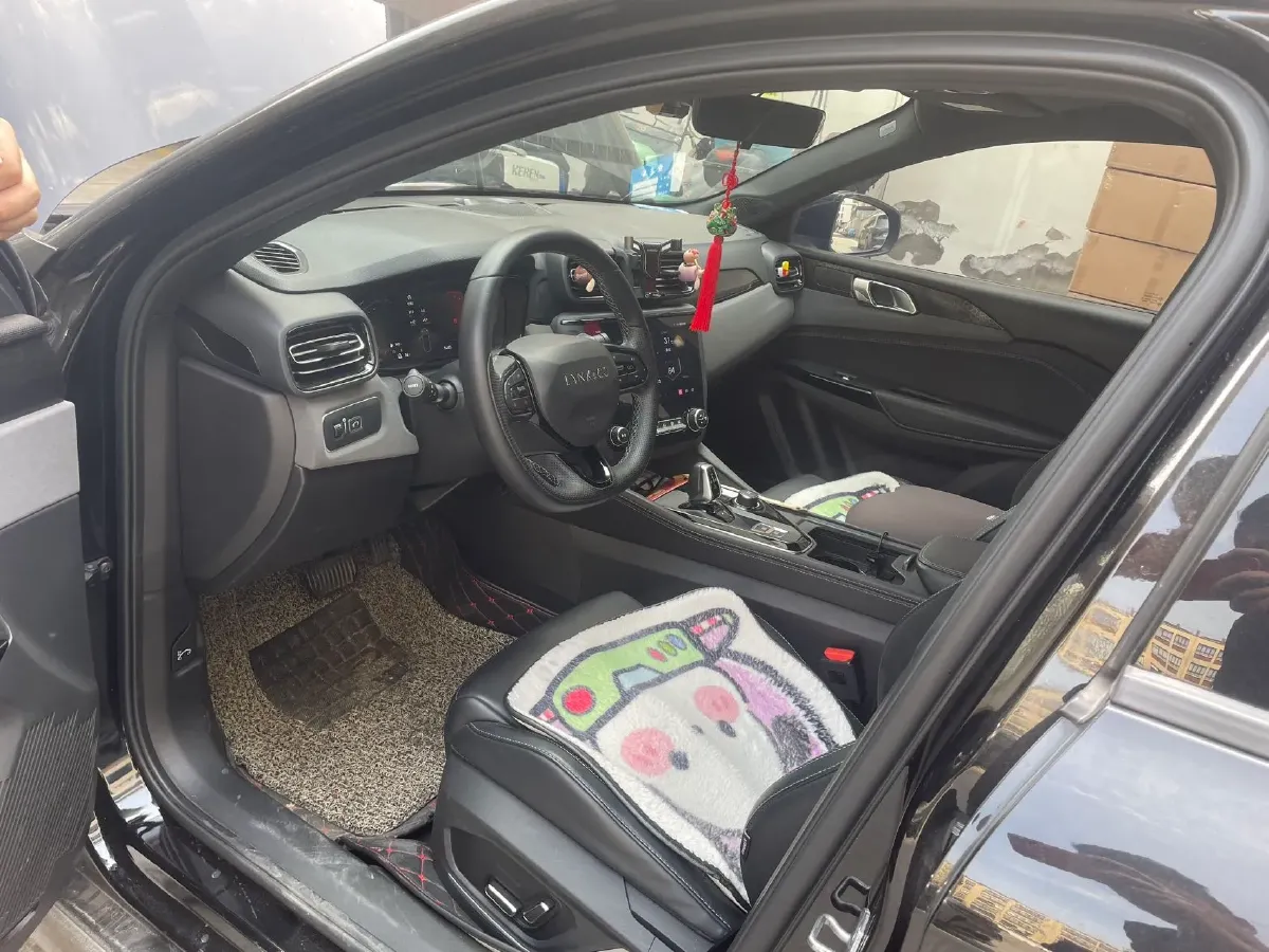 2022 LYNK&CO 03 2.0T 190HP L4 7DCT,autocango,china used car exporter,china ev exporter,chinese used car exporter,chinese used ev exporter