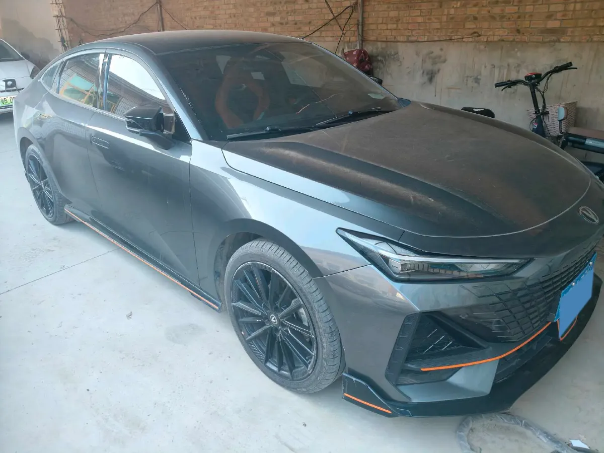 2024 ChangAn UNI-V 1.5T 188HP L4 7DCT,autocango,china used car exporter,china ev exporter,chinese used car exporter,chinese used ev exporter