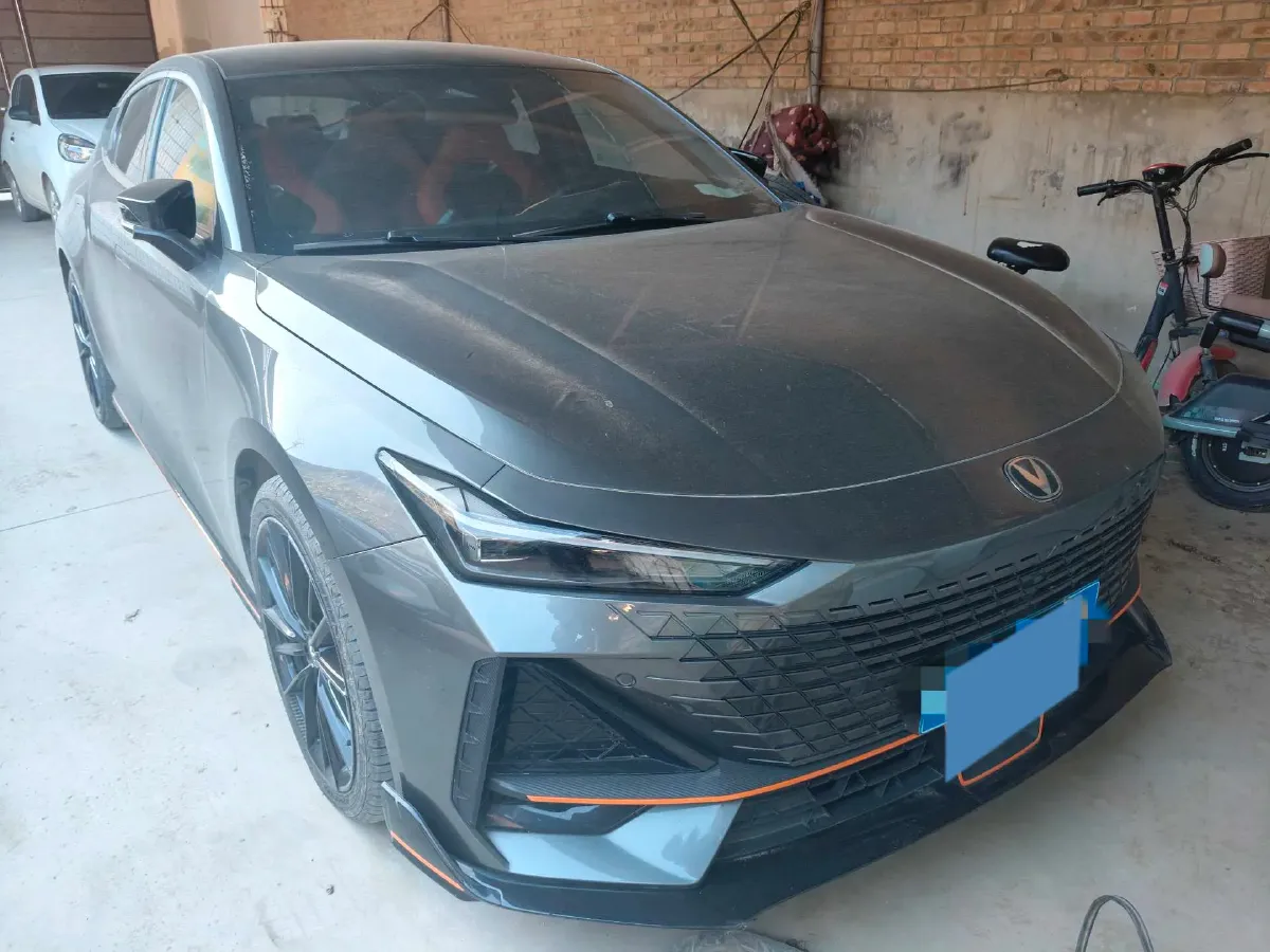 2024 ChangAn UNI-V 1.5T 188HP L4 7DCT,autocango,china used car exporter,china ev exporter,chinese used car exporter,chinese used ev exporter