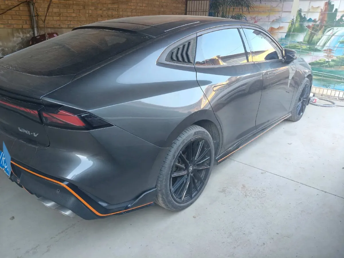 2024 ChangAn UNI-V 1.5T 188HP L4 7DCT,autocango,china used car exporter,china ev exporter,chinese used car exporter,chinese used ev exporter