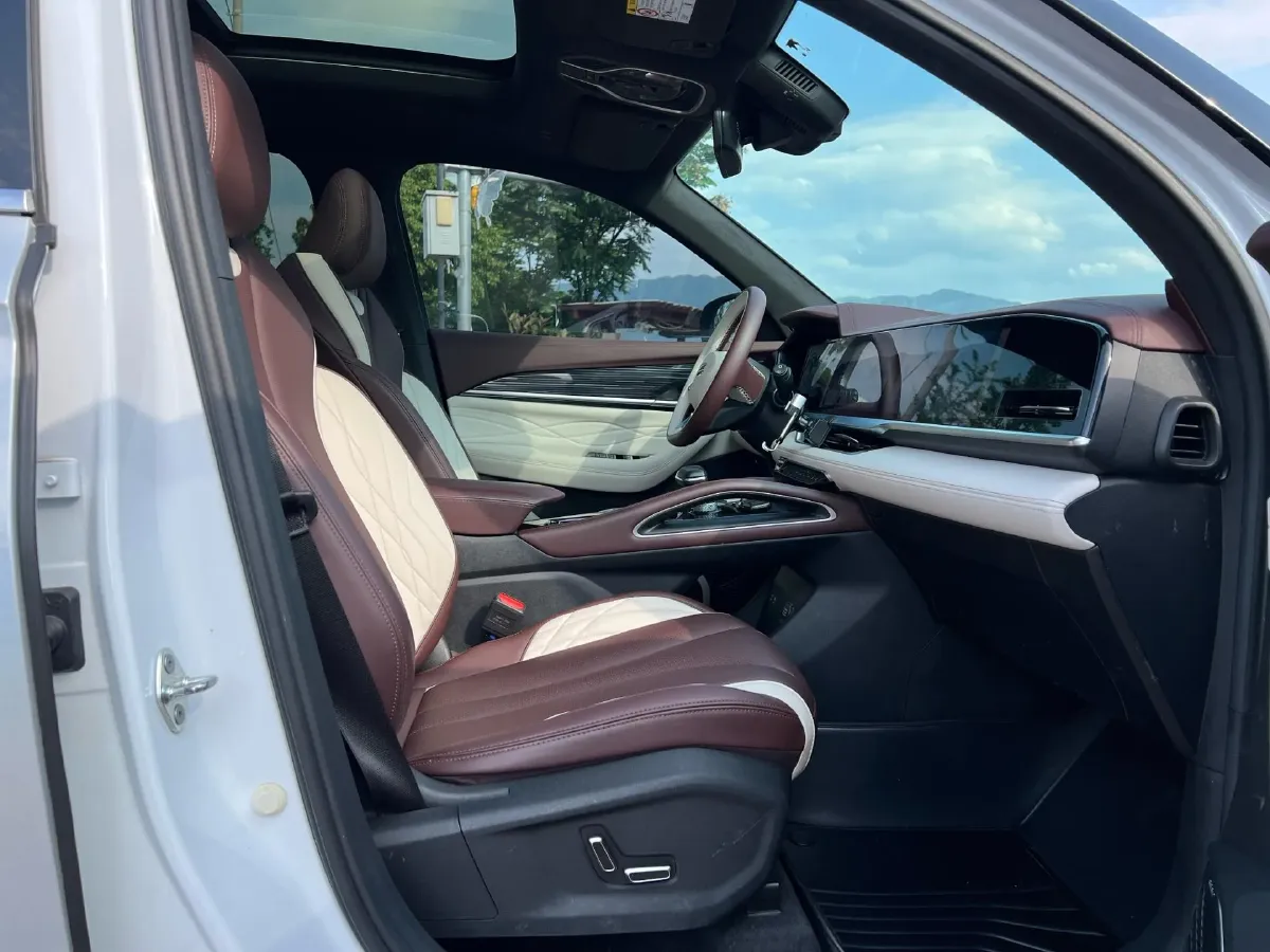 2021 Geely Monjaro 2.0T 238HP L4 8AT,autocango,china used car exporter,china ev exporter,chinese used car exporter,chinese used ev exporter