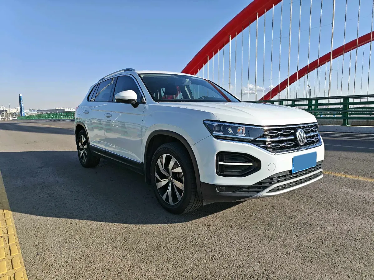 2019 Jeep Cherokee 2.0T 234HP L4 9AT,autocango,china used car exporter,china ev exporter,chinese used car exporter,chinese used ev exporter