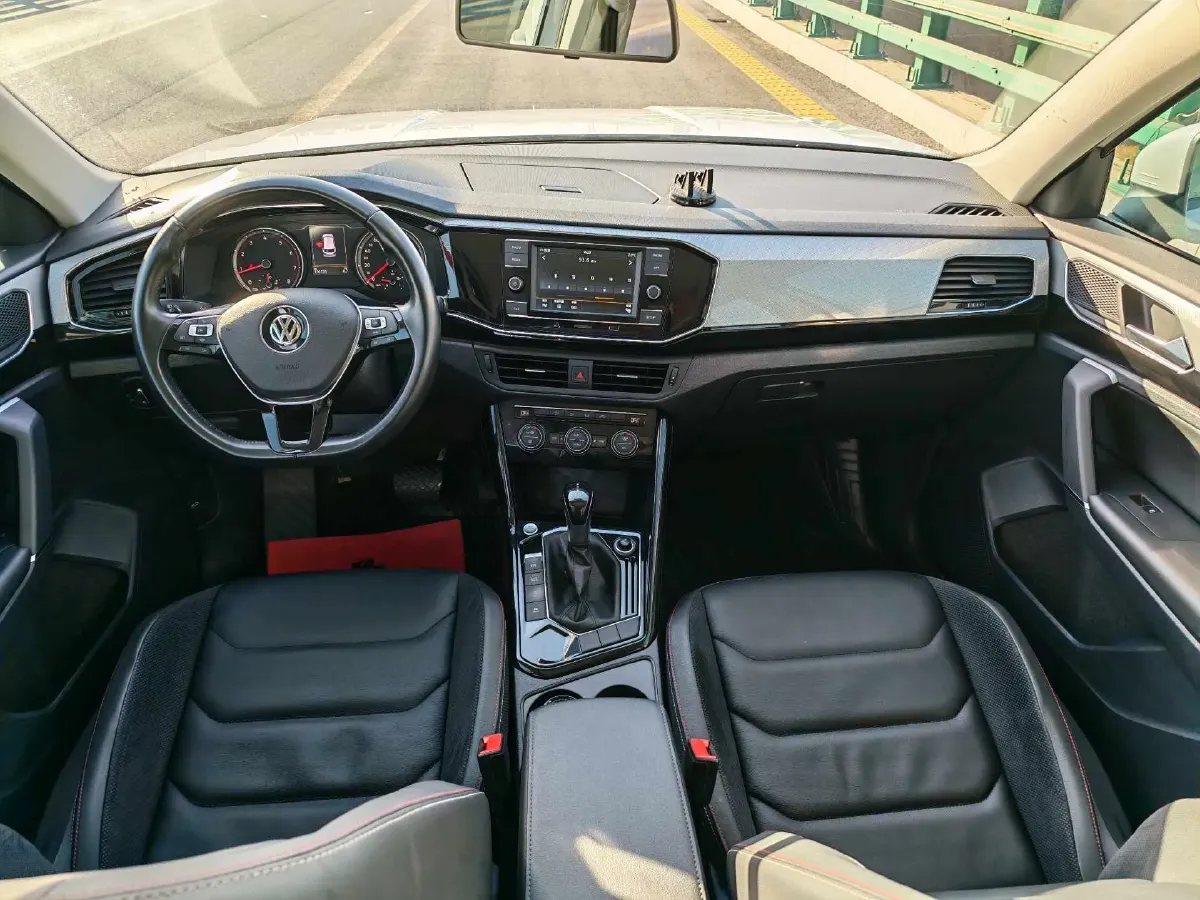 2019 Jeep Cherokee 2.0T 234HP L4 9AT,autocango,china used car exporter,china ev exporter,chinese used car exporter,chinese used ev exporter