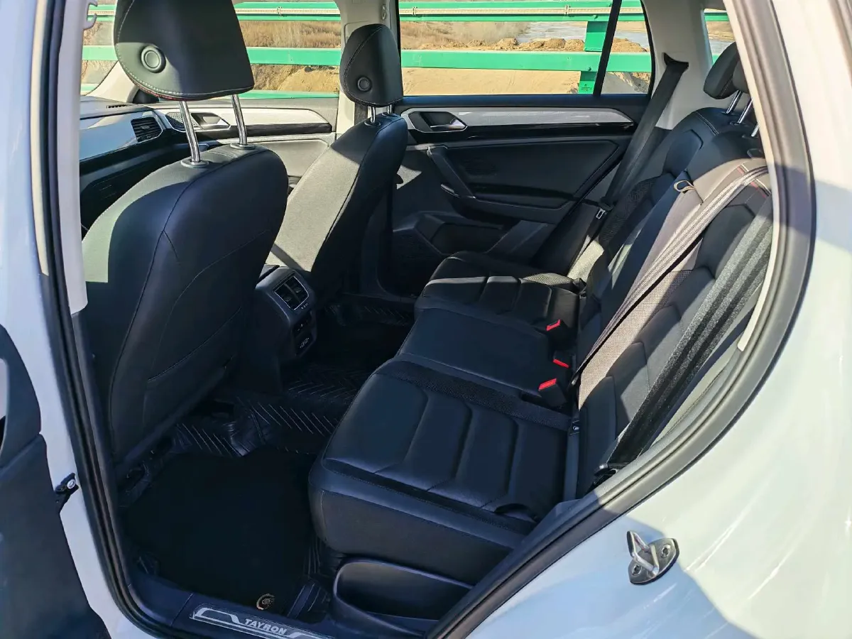 2019 Jeep Cherokee 2.0T 234HP L4 9AT,autocango,china used car exporter,china ev exporter,chinese used car exporter,chinese used ev exporter