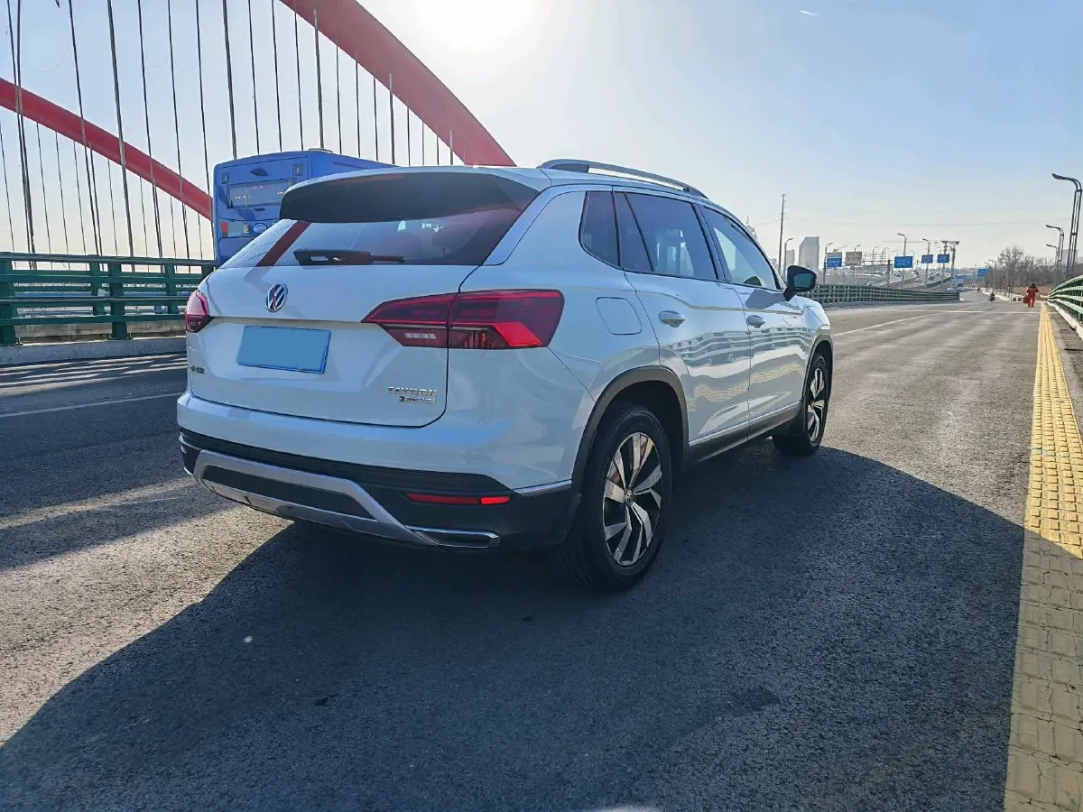 2019 Jeep Cherokee 2.0T 234HP L4 9AT,autocango,china used car exporter,china ev exporter,chinese used car exporter,chinese used ev exporter