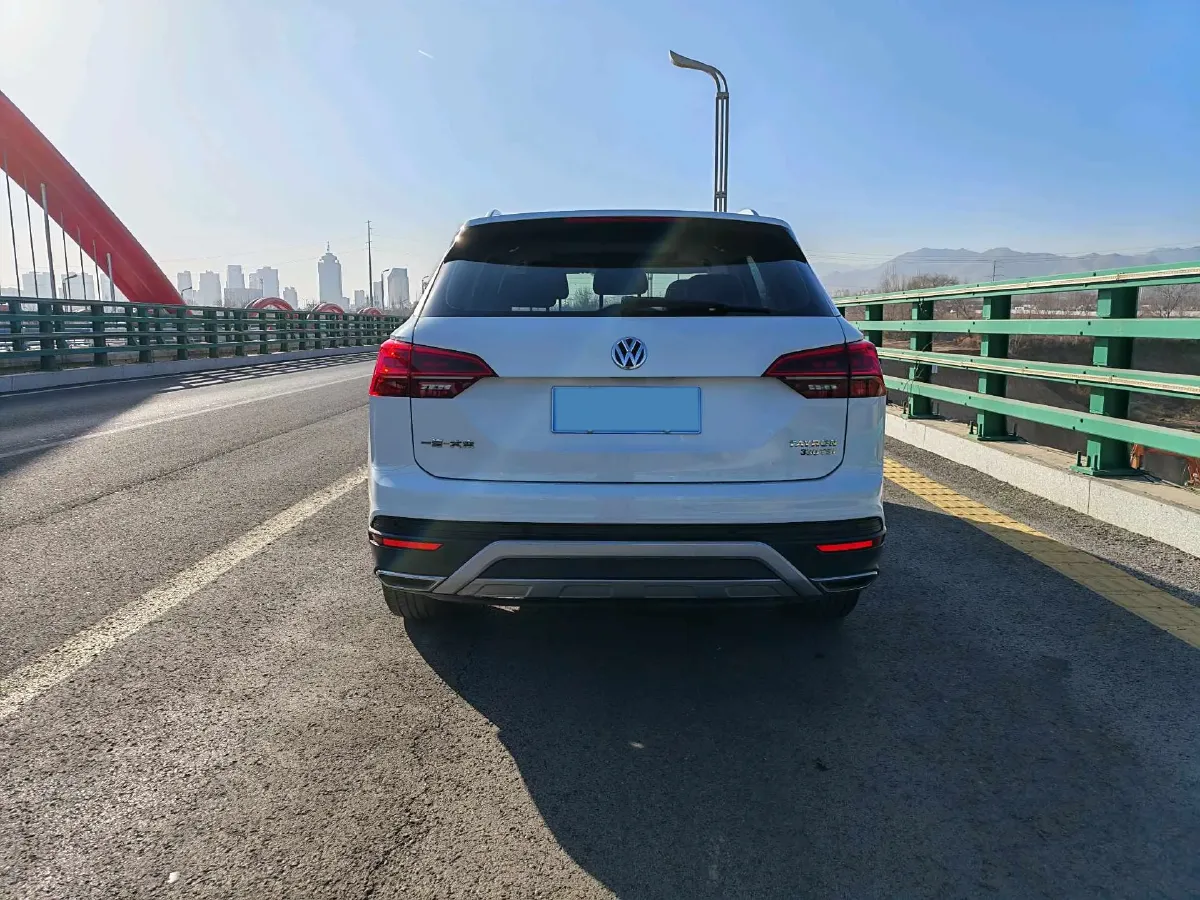 2019 Jeep Cherokee 2.0T 234HP L4 9AT,autocango,china used car exporter,china ev exporter,chinese used car exporter,chinese used ev exporter