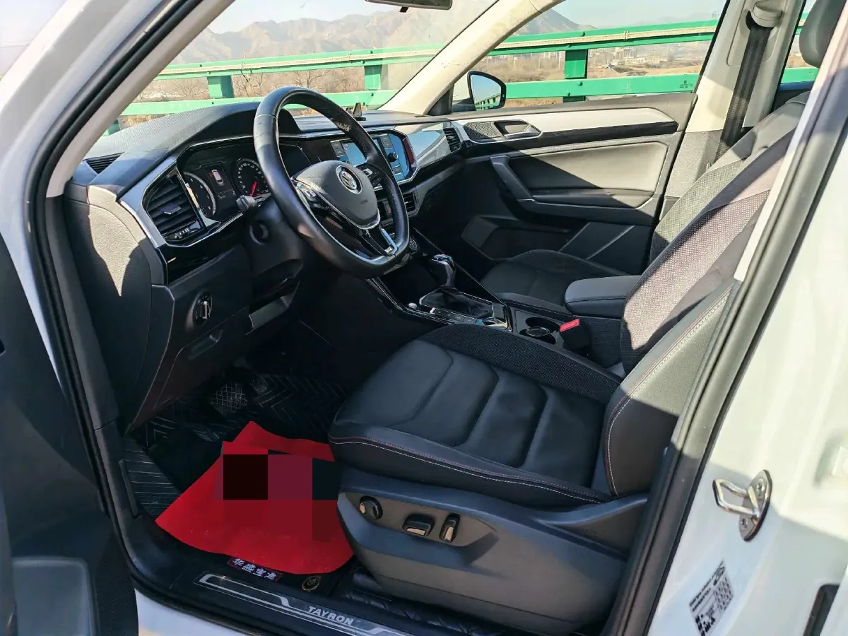 2019 Jeep Cherokee 2.0T 234HP L4 9AT,autocango,china used car exporter,china ev exporter,chinese used car exporter,chinese used ev exporter