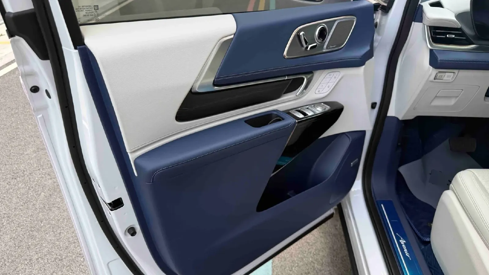 2025 Buick Century 2.0T 237HP L4 9AT,autocango,china used car exporter,china ev exporter,chinese used car exporter,chinese used ev exporter