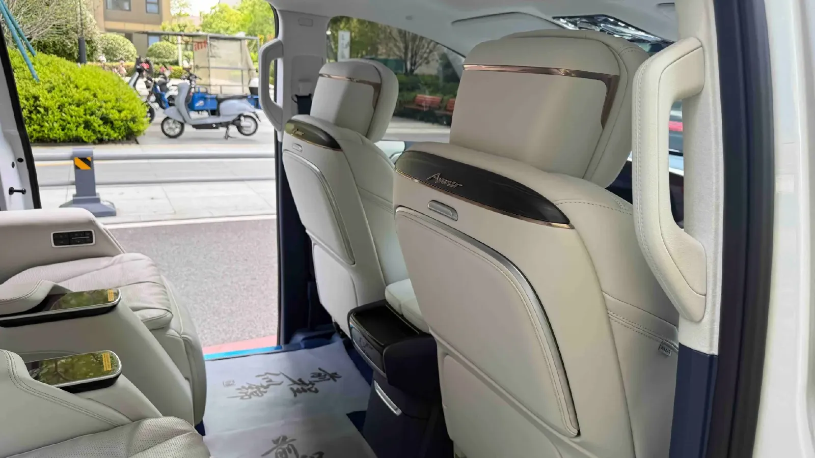 2025 Buick Century 2.0T 237HP L4 9AT,autocango,china used car exporter,china ev exporter,chinese used car exporter,chinese used ev exporter