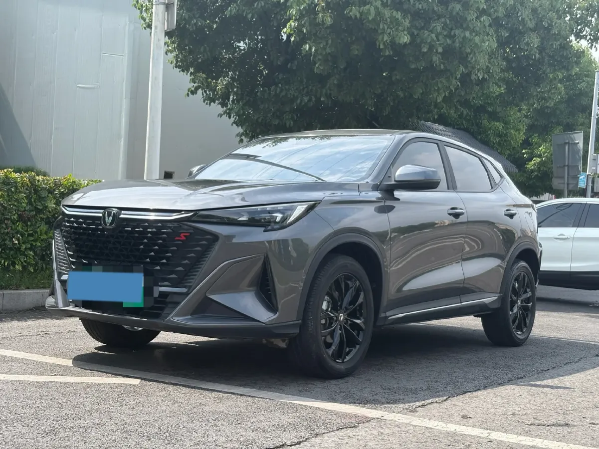 2024 ChangAn X5 PLUS 1.5T 188HP L4 7DCT,autocango,china used car exporter,china ev exporter,chinese used car exporter,chinese used ev exporter