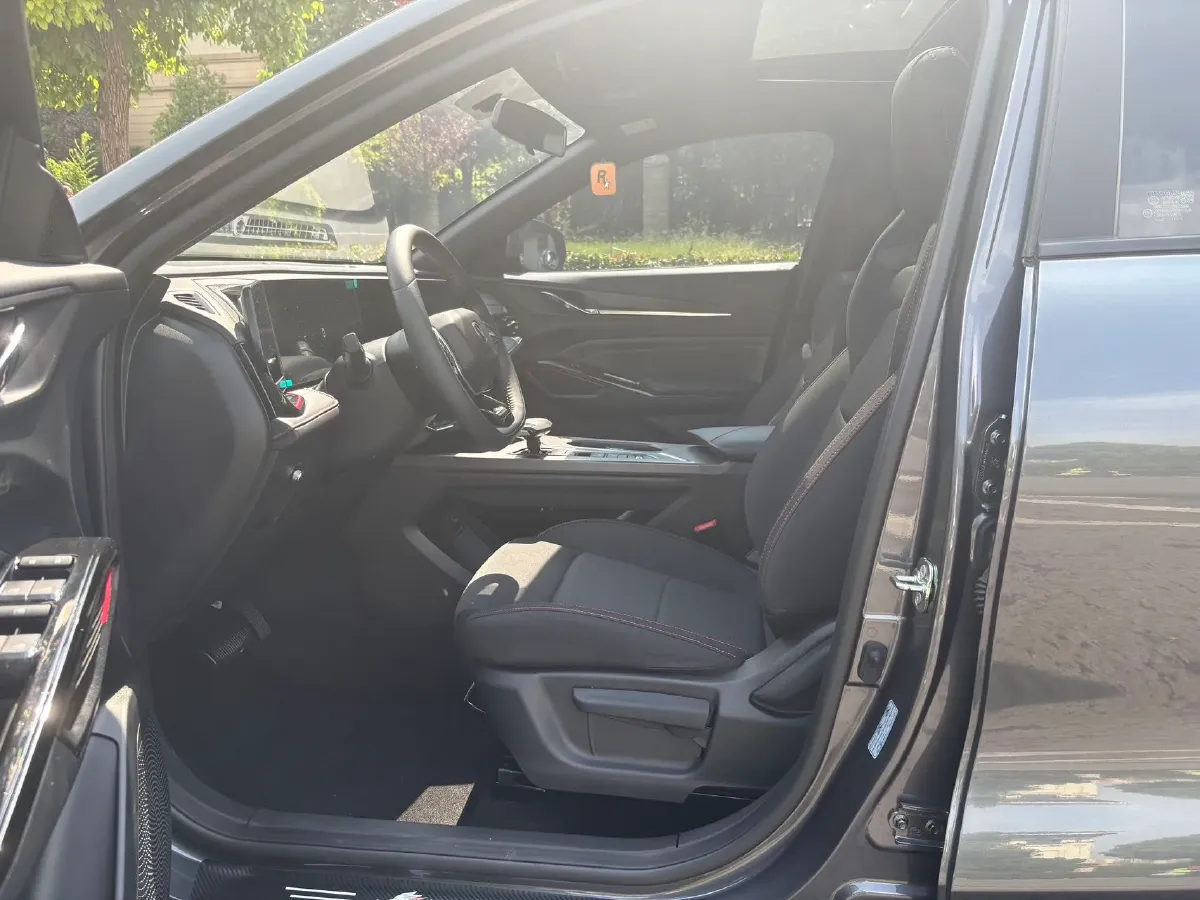 2024 ChangAn X5 PLUS 1.5T 188HP L4 7DCT,autocango,china used car exporter,china ev exporter,chinese used car exporter,chinese used ev exporter