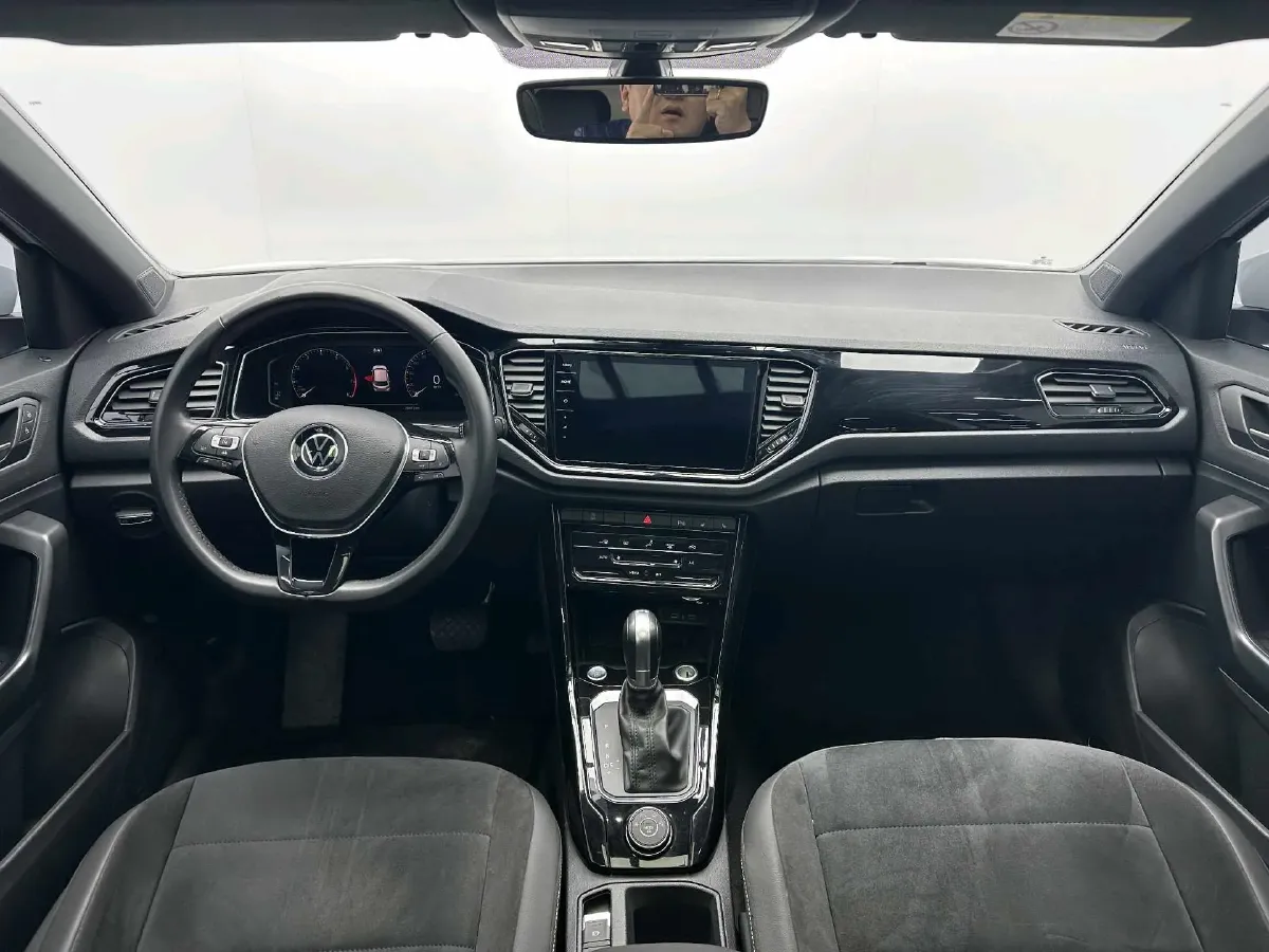 2021 Volkswagen T-Roc 1.4T 150HP L4 7DCT,autocango,china used car exporter,china ev exporter,chinese used car exporter,chinese used ev exporter