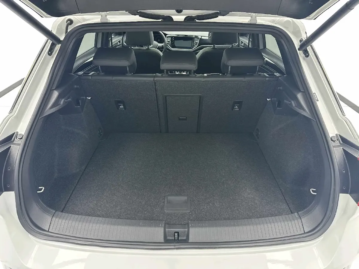 2021 Volkswagen T-Roc 1.4T 150HP L4 7DCT,autocango,china used car exporter,china ev exporter,chinese used car exporter,chinese used ev exporter