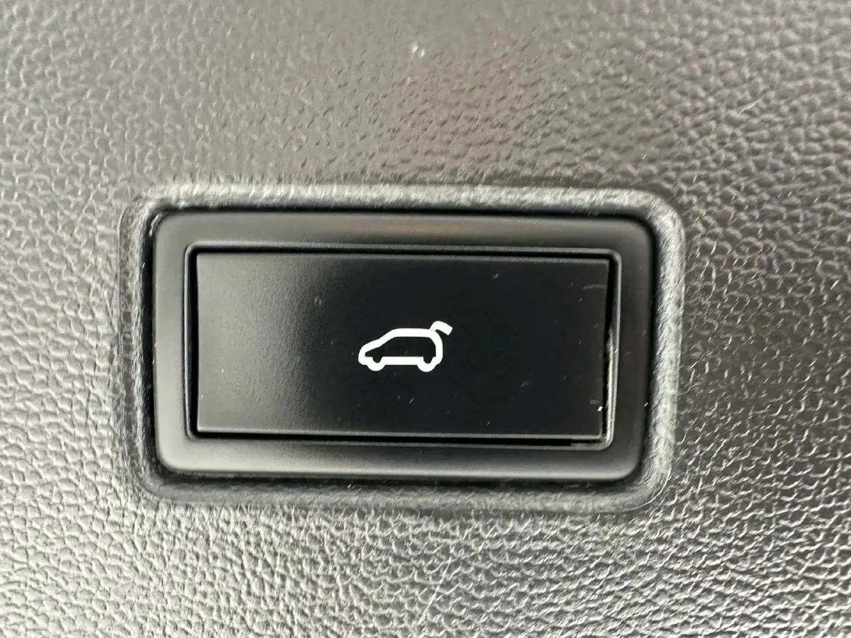 2021 Volkswagen T-Roc 1.4T 150HP L4 7DCT,autocango,china used car exporter,china ev exporter,chinese used car exporter,chinese used ev exporter