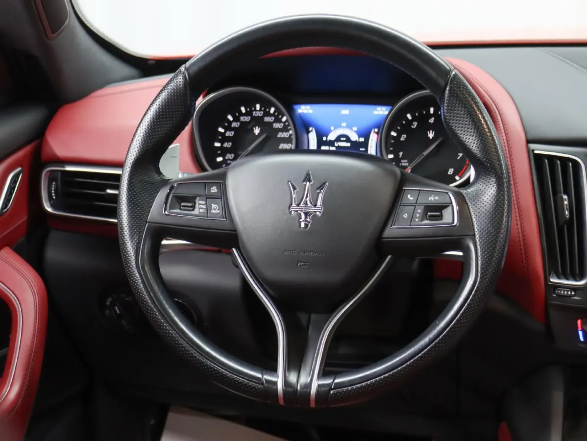 2018 Maserati Levante 3.0T 350HP V6 8AT,autocango,china used car exporter,china ev exporter,chinese used car exporter,chinese used ev exporter