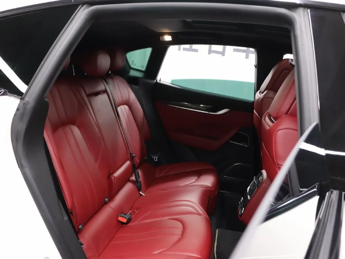 2018 Maserati Levante 3.0T 350HP V6 8AT,autocango,china used car exporter,china ev exporter,chinese used car exporter,chinese used ev exporter