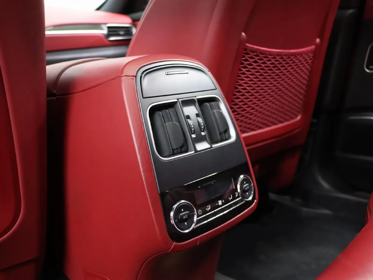 2018 Maserati Levante 3.0T 350HP V6 8AT,autocango,china used car exporter,china ev exporter,chinese used car exporter,chinese used ev exporter