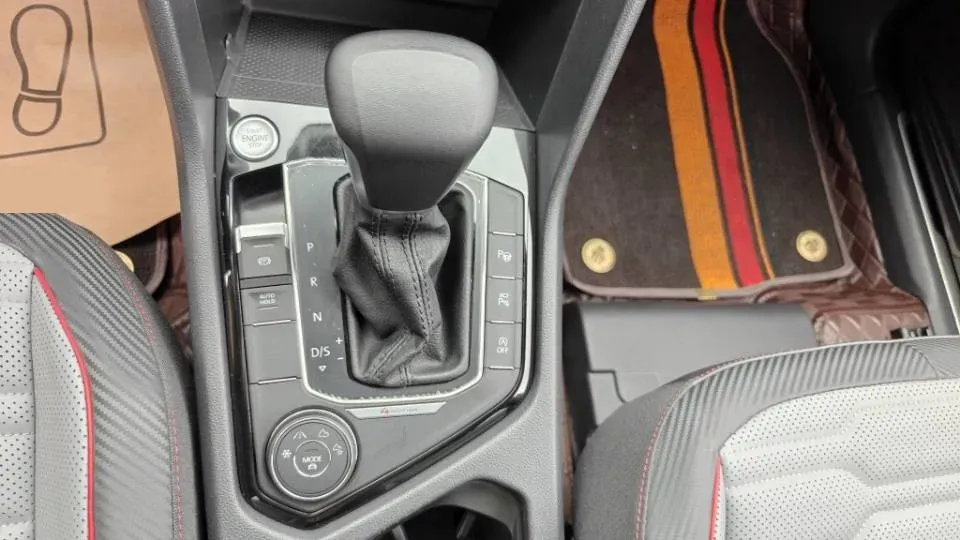 2023 Volkswagen Tiguan L 2.0T 220HP L4 7DCT,autocango,china used car exporter,china ev exporter,chinese used car exporter,chinese used ev exporter