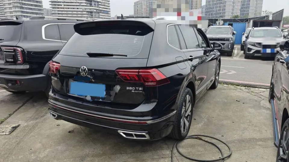 2023 Volkswagen Tiguan L 2.0T 220HP L4 7DCT,autocango,china used car exporter,china ev exporter,chinese used car exporter,chinese used ev exporter