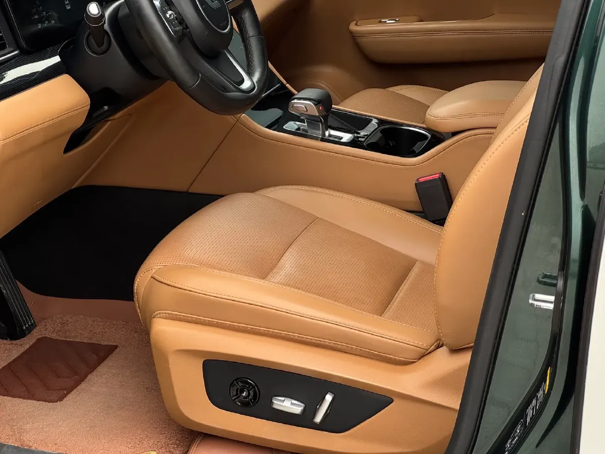 2021 Li ONE Range Extended 131HP REEV 40.5KWH,autocango,china used car exporter,china ev exporter,chinese used car exporter,chinese used ev exporter