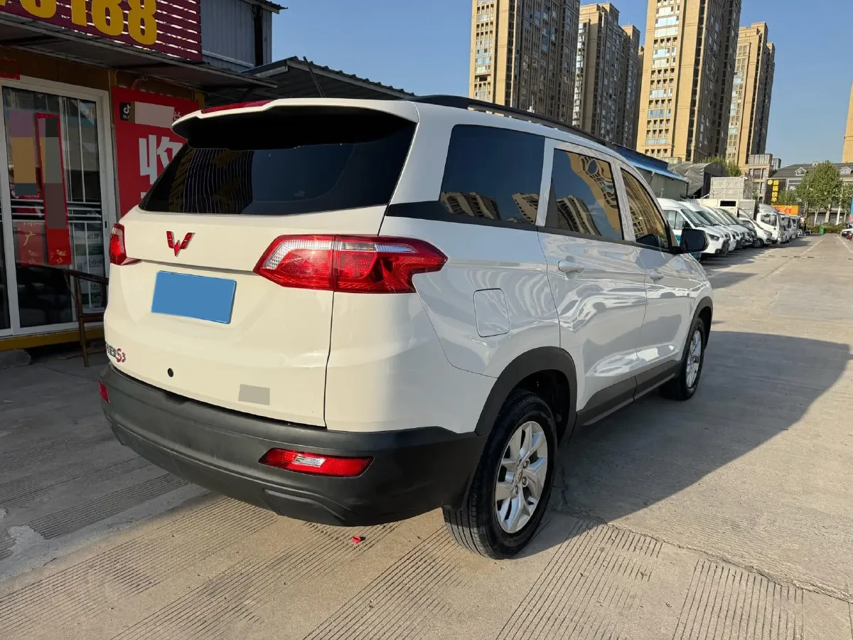 2019 BaoJun 730 1.5L 105HP L4 6MT,autocango,china used car exporter,china ev exporter,chinese used car exporter,chinese used ev exporter
