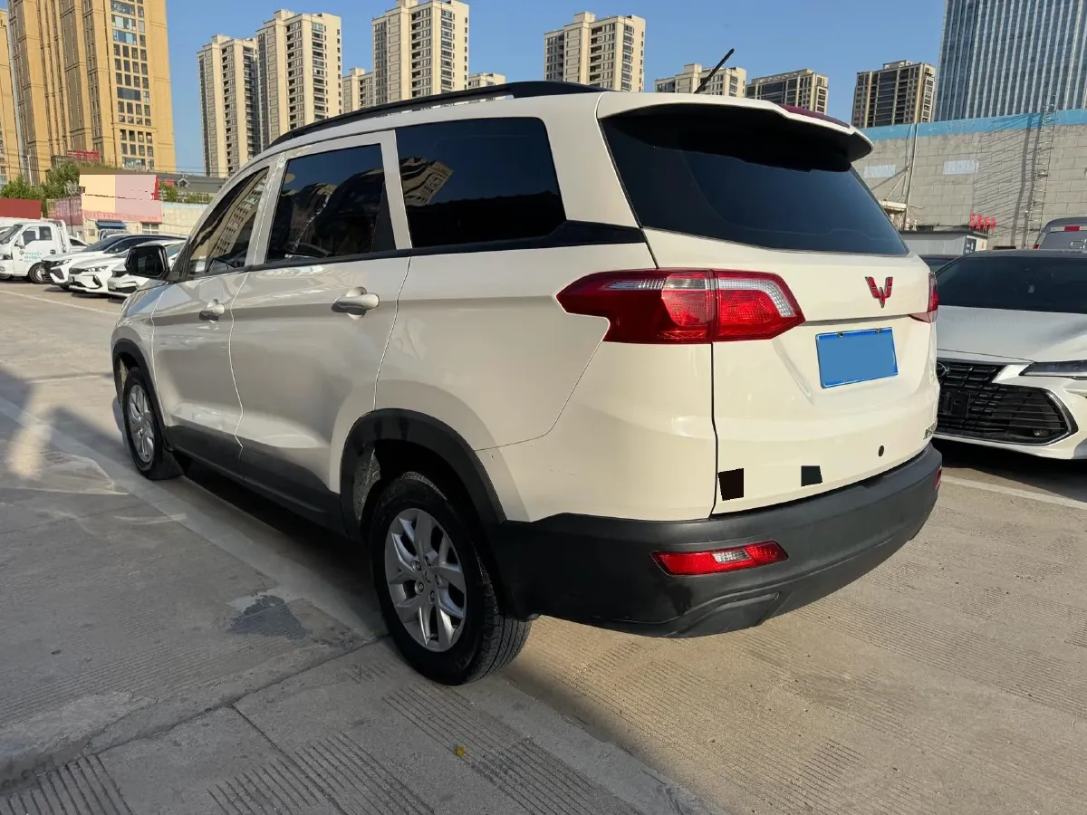 2019 BaoJun 730 1.5L 105HP L4 6MT,autocango,china used car exporter,china ev exporter,chinese used car exporter,chinese used ev exporter